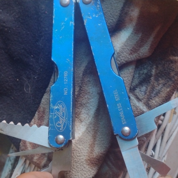 Trail Blazer Multi-Tool with Emergency Fishing Pod - Picture 4 of 6